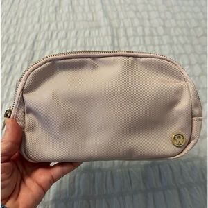 Lululemon Everywhere Belt Bag pale pink NWT